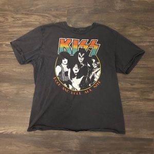 Kiss graphic tee